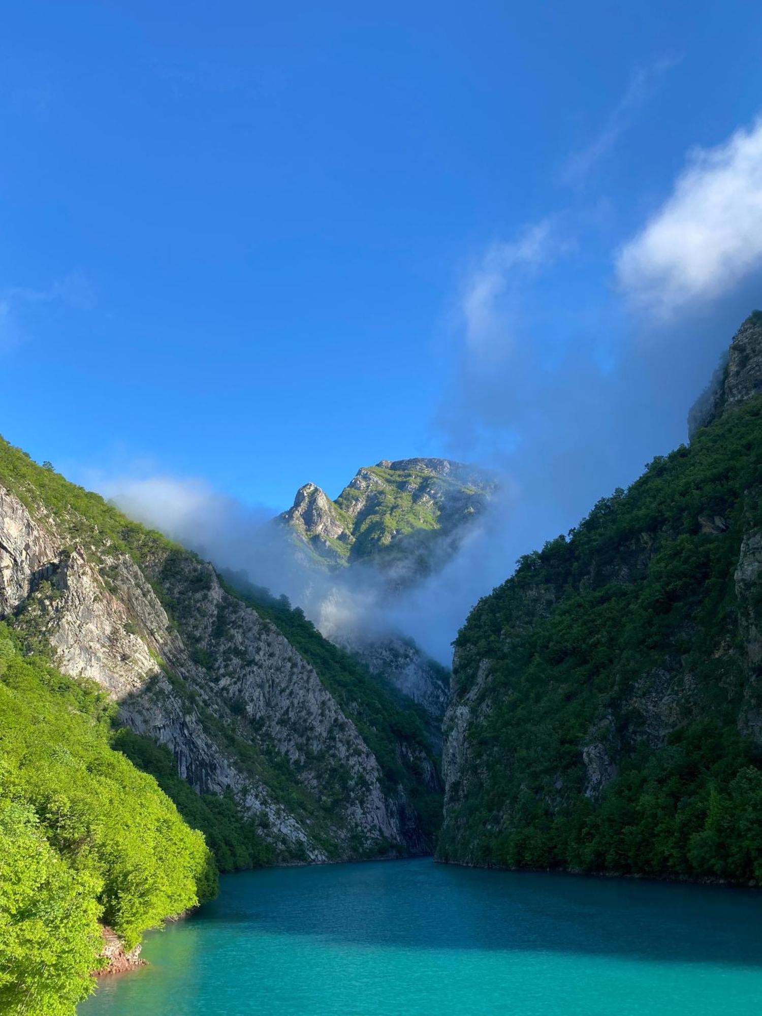 Riverside Komani Lake المظهر الخارجي الصورة