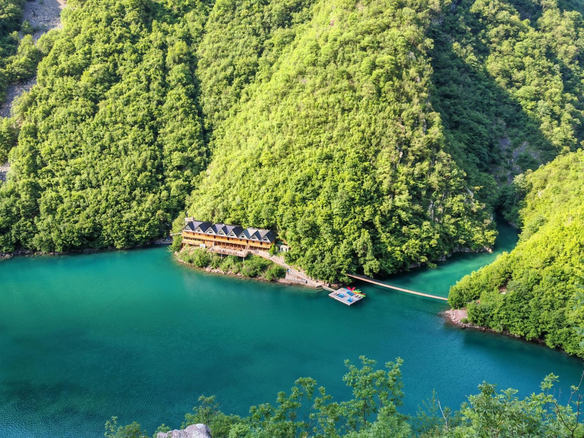 Riverside Komani Lake المظهر الخارجي الصورة